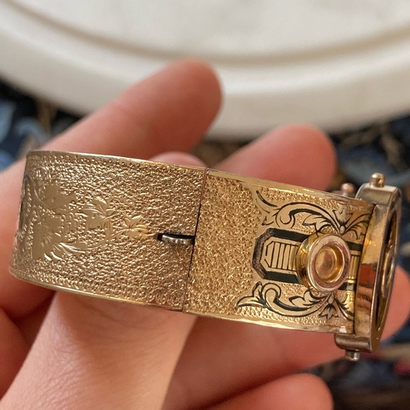 Antique Victorian Taille d’Epargne “Georgie” Engraved Buckle Bracelet Pat. 1874 - Picture 11 of 16